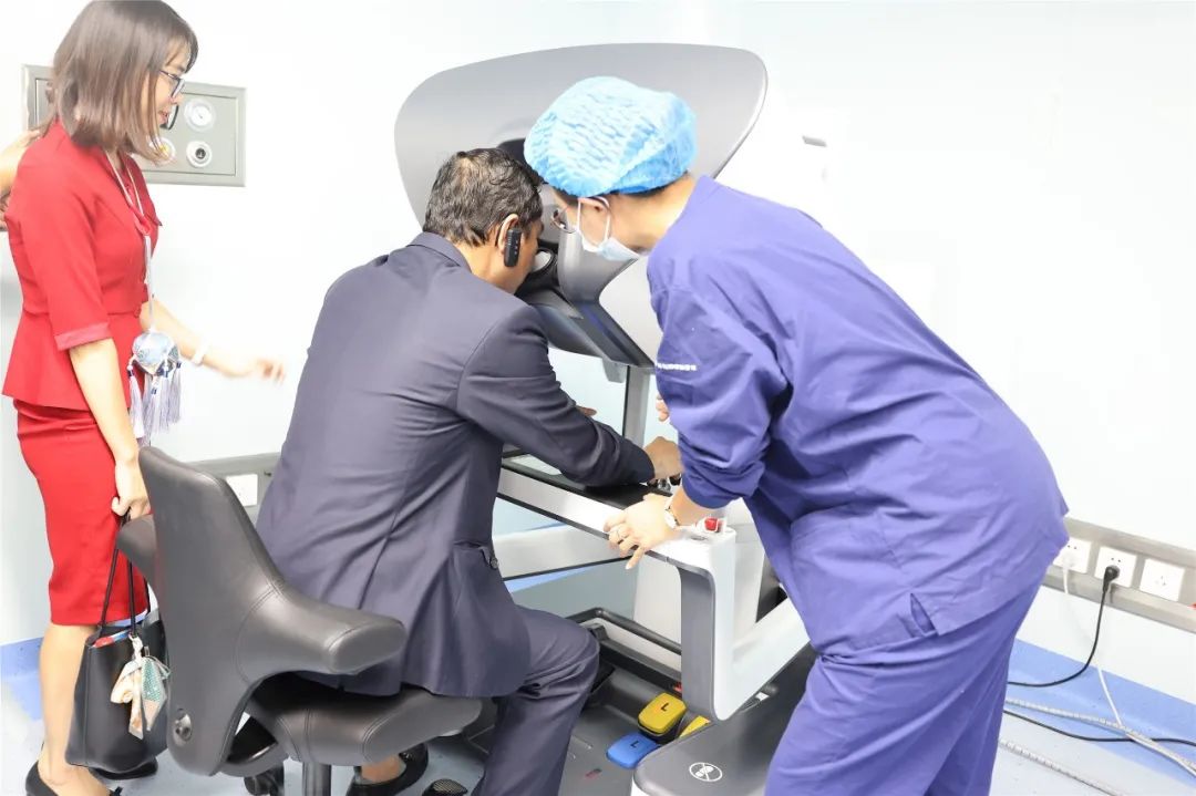 越南高平、广宁、谅山、河江边境四省卫生系统代表团莅临广西医科大一附院参观交流