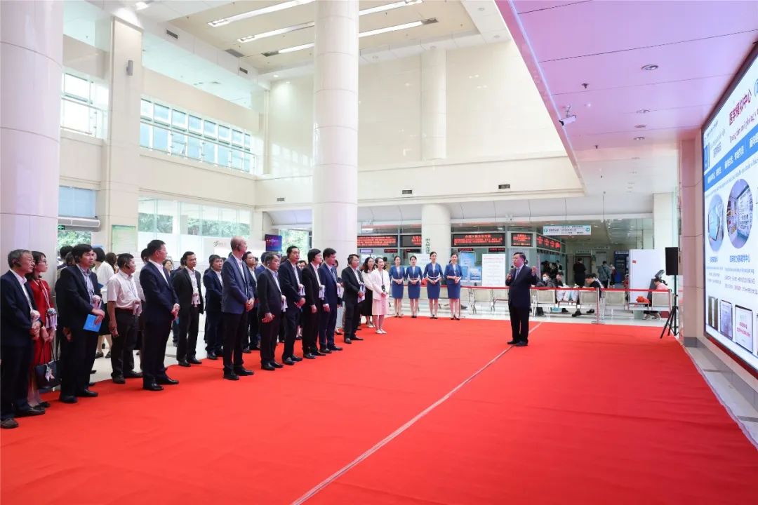 越南高平、广宁、谅山、河江边境四省卫生系统代表团莅临广西医科大一附院参观交流