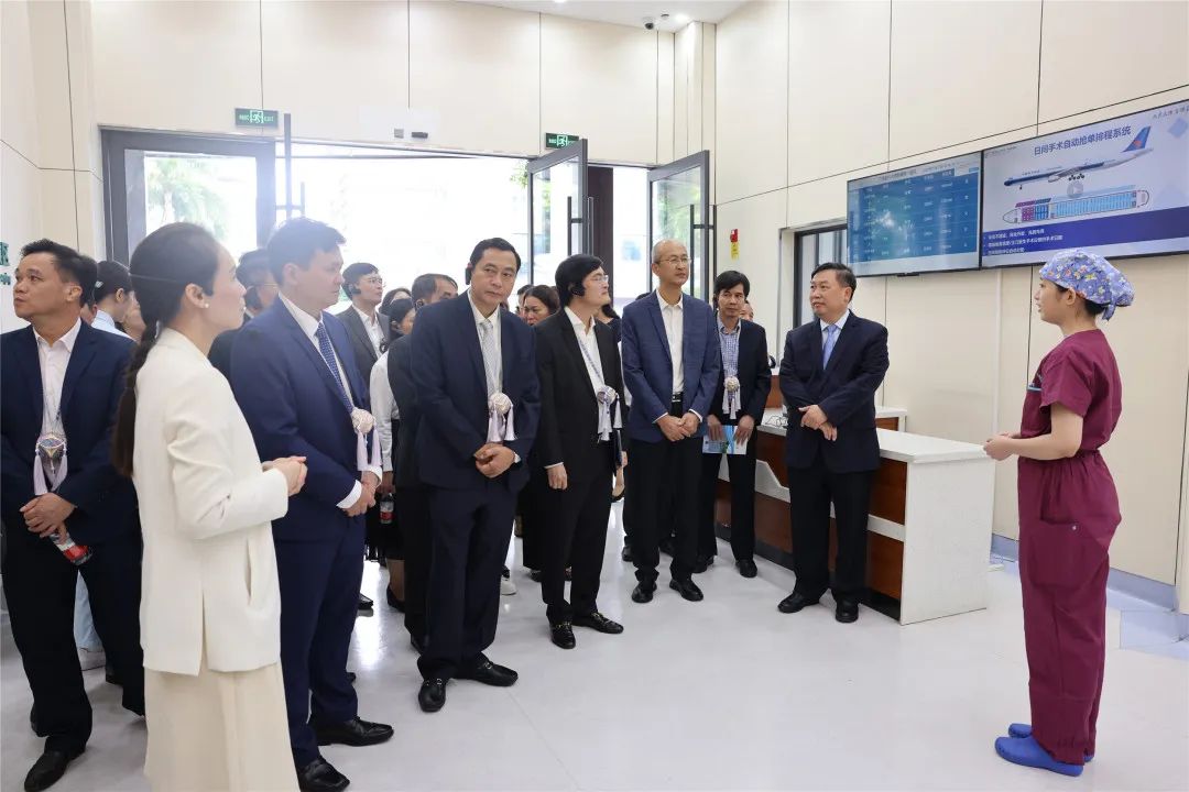 越南高平、广宁、谅山、河江边境四省卫生系统代表团莅临广西医科大一附院参观交流