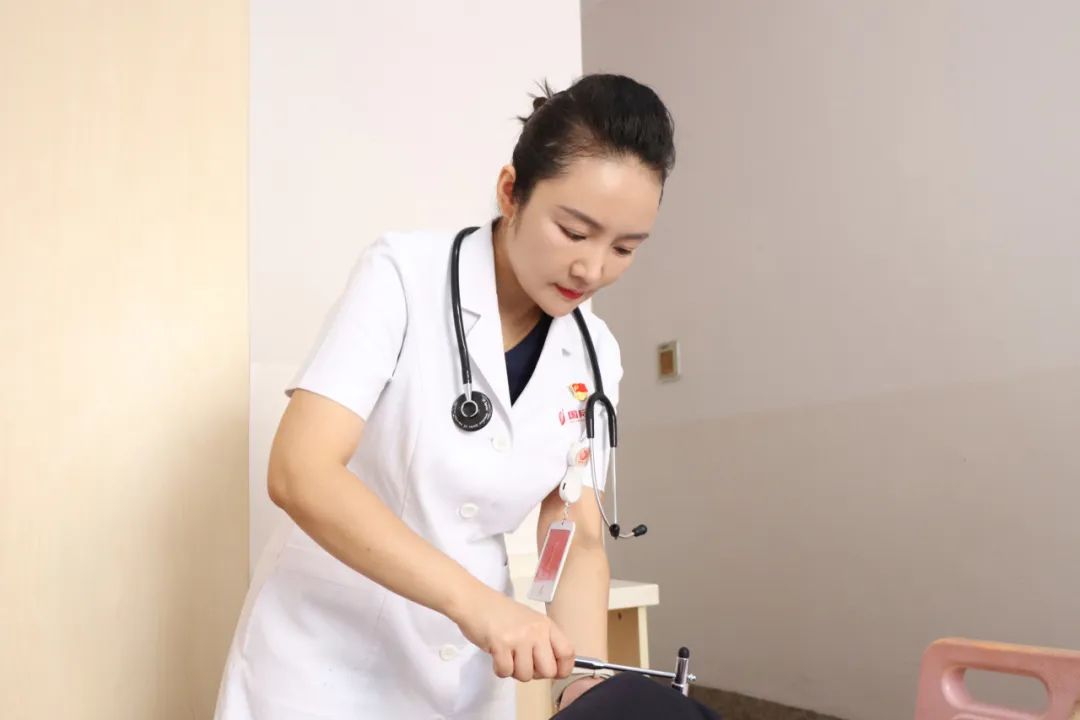 西安高新医院康复病院副院长杨昆荣获 2023 年度中国康复医学会「优秀康复医师」荣誉称号