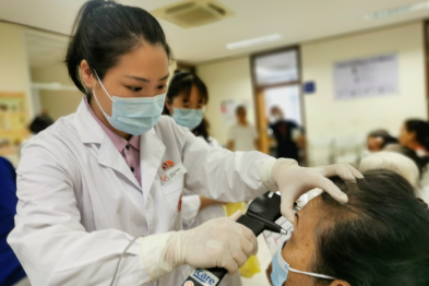 柳州市红十字会医院韦乐强、赵玲芝分别荣获柳州市第六届「柳州好医生」「柳州好护士」！