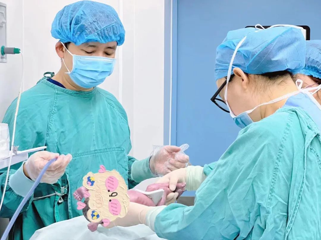 28 岁女子宫颈机能不全！攀枝花市妇幼保健院医生用 3 次宫颈环扎留住「试管龙凤胎」