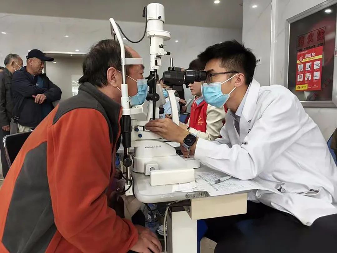 99 对老人的甜蜜故事！「如此生活·如此幸福」潍坊市第三届金婚银婚盛典举行