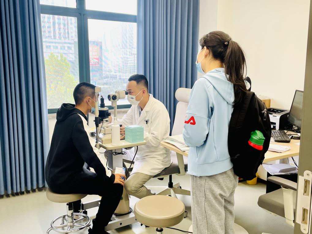 武汉普瑞眼科全飞秒手术量全国 TOP3 授牌仪式暨双十一摘镜盛典启动仪式圆满举办！