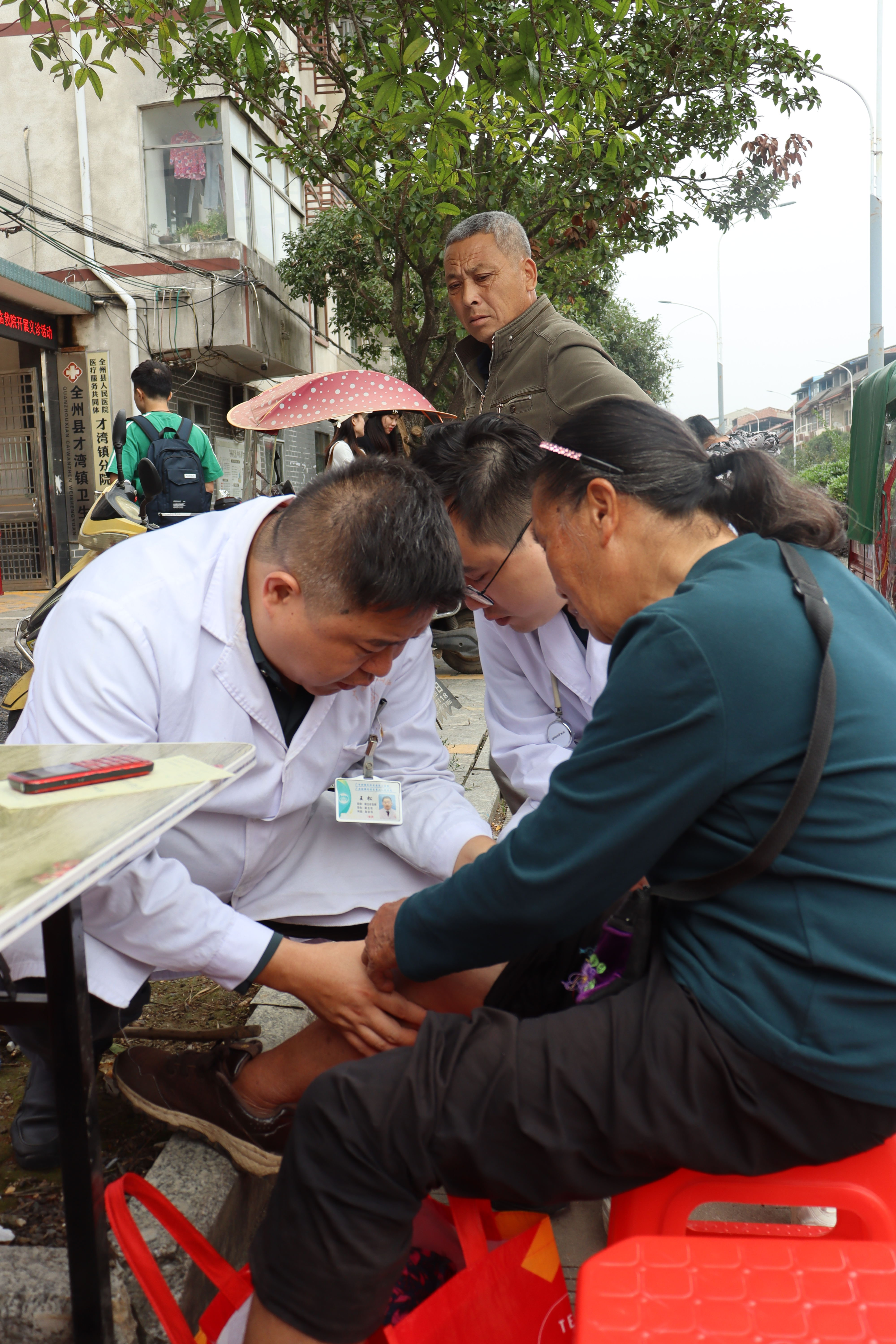 自治区南溪山医院赴全州开展「我为群众办实事」党建活动