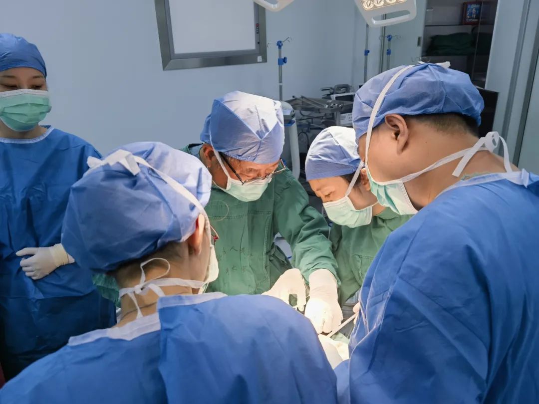 颌面部肿物不容忽视,佛山市三水区人民医院与中山一院专家联袂手术及时切除