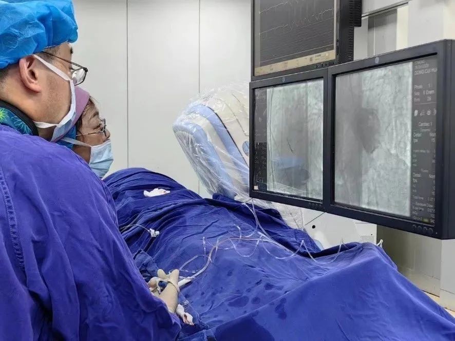 青岛大学附属医院心肌病团队成功救治重度肥胖扩张型心肌病患者