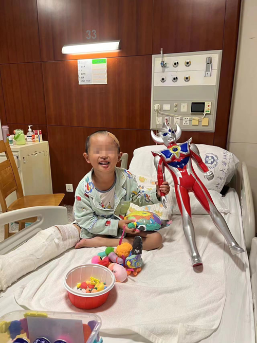 患儿命悬一线 ，北京大学国际医院多学科联合手术，护佑生命安全