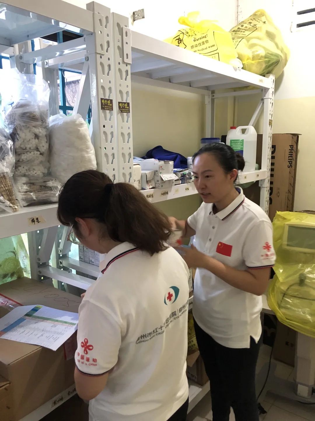 「授人以渔」——柳州市红十字会医院援外医疗队走进柬埔寨当地卫生所开展规范化医疗培训