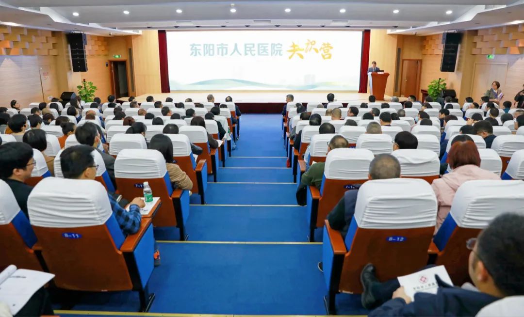 第 11 次组团!300 多位医护人员再次齐聚「咖啡馆」,为了干这件大事!