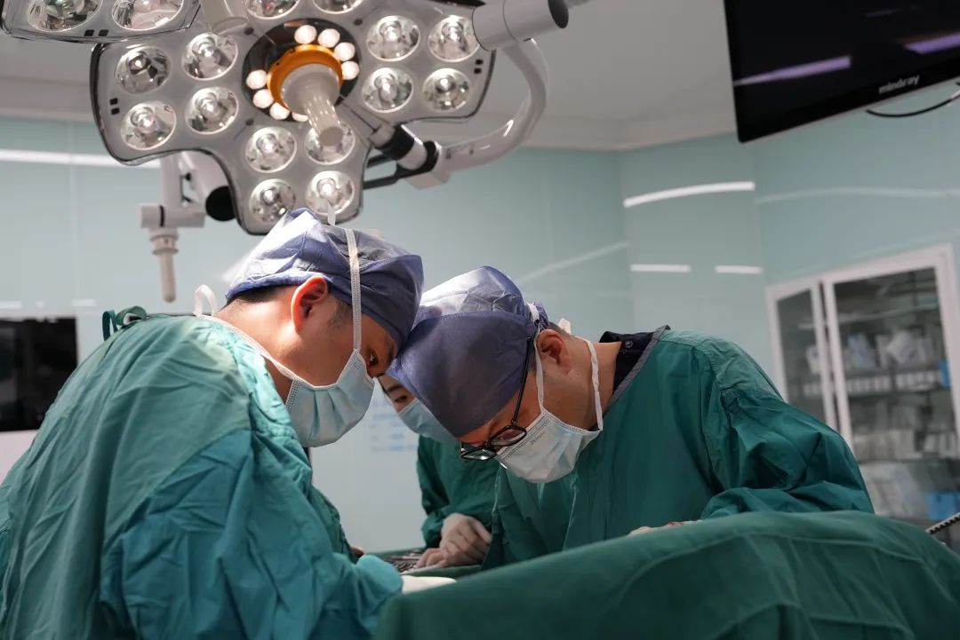 给肿瘤穿上「荧光衣」——东阳市人民医院成功开展荧光导航肝癌切除术