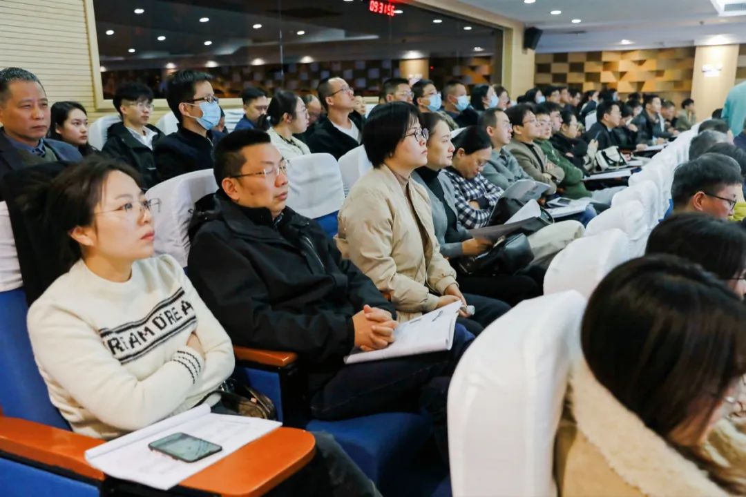 第 11 次组团!300 多位医护人员再次齐聚「咖啡馆」,为了干这件大事!