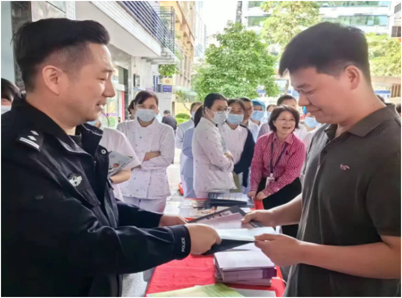 警医联动，共建平安医院｜2023 年消防安全宣传日暨行政二党支部主题党日活动