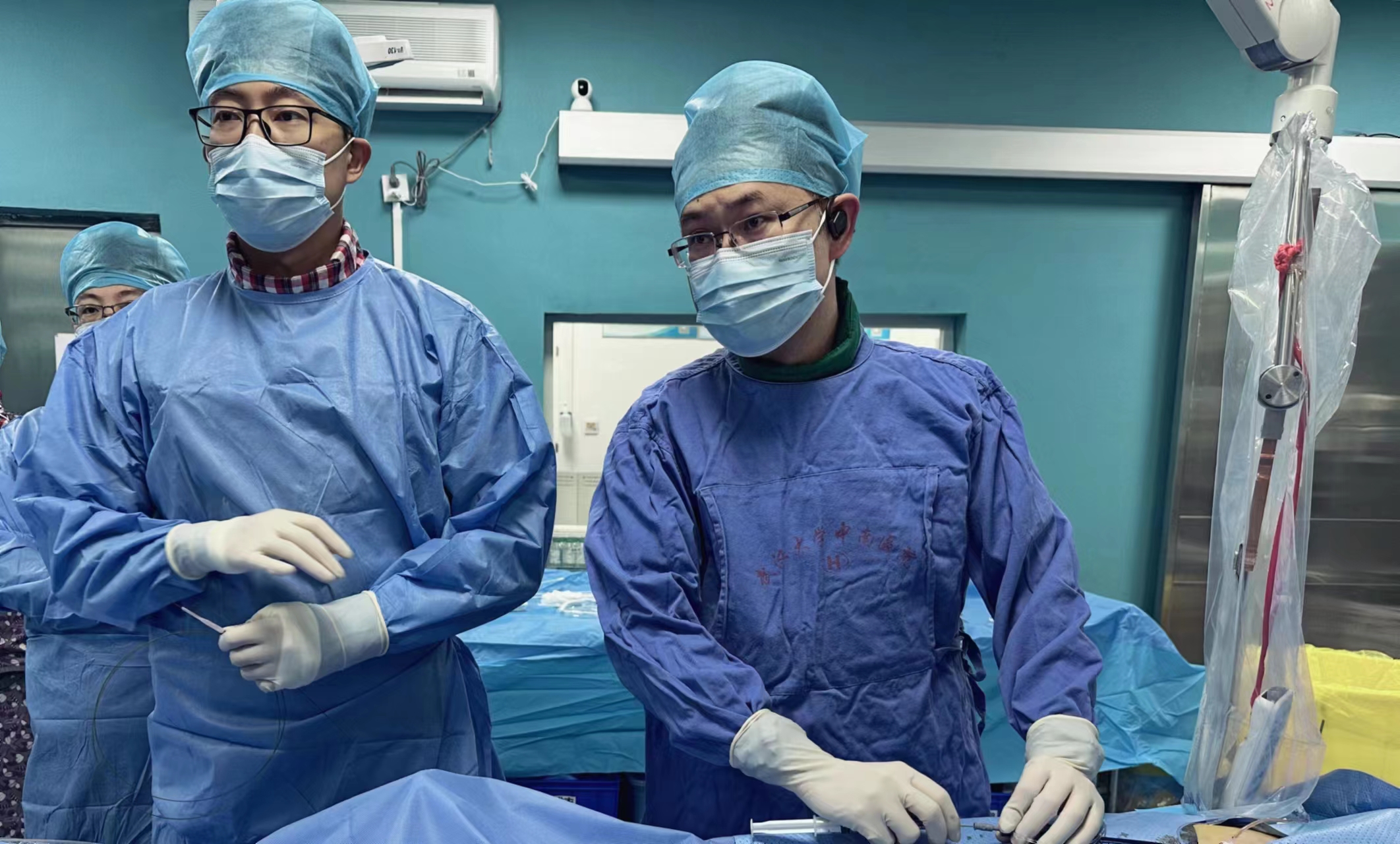 女子刚封堵完心脏「漏洞」又突发房颤,「心脏调音师」重建三维结构挑战不可能