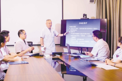 江门爱尔新希望眼科医院总院长王立以匠心育真心