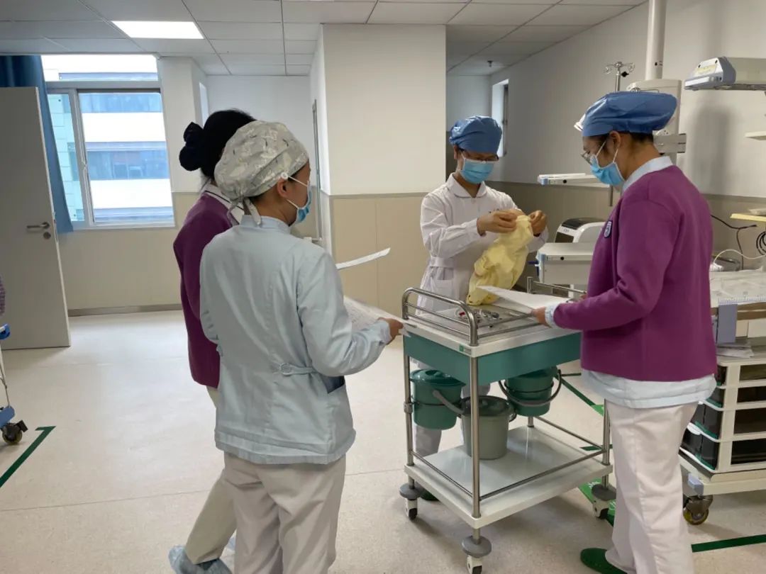 南京市心血管护理、新生儿护理、社区护理专科护士在南京江北医院实践基地全员结业