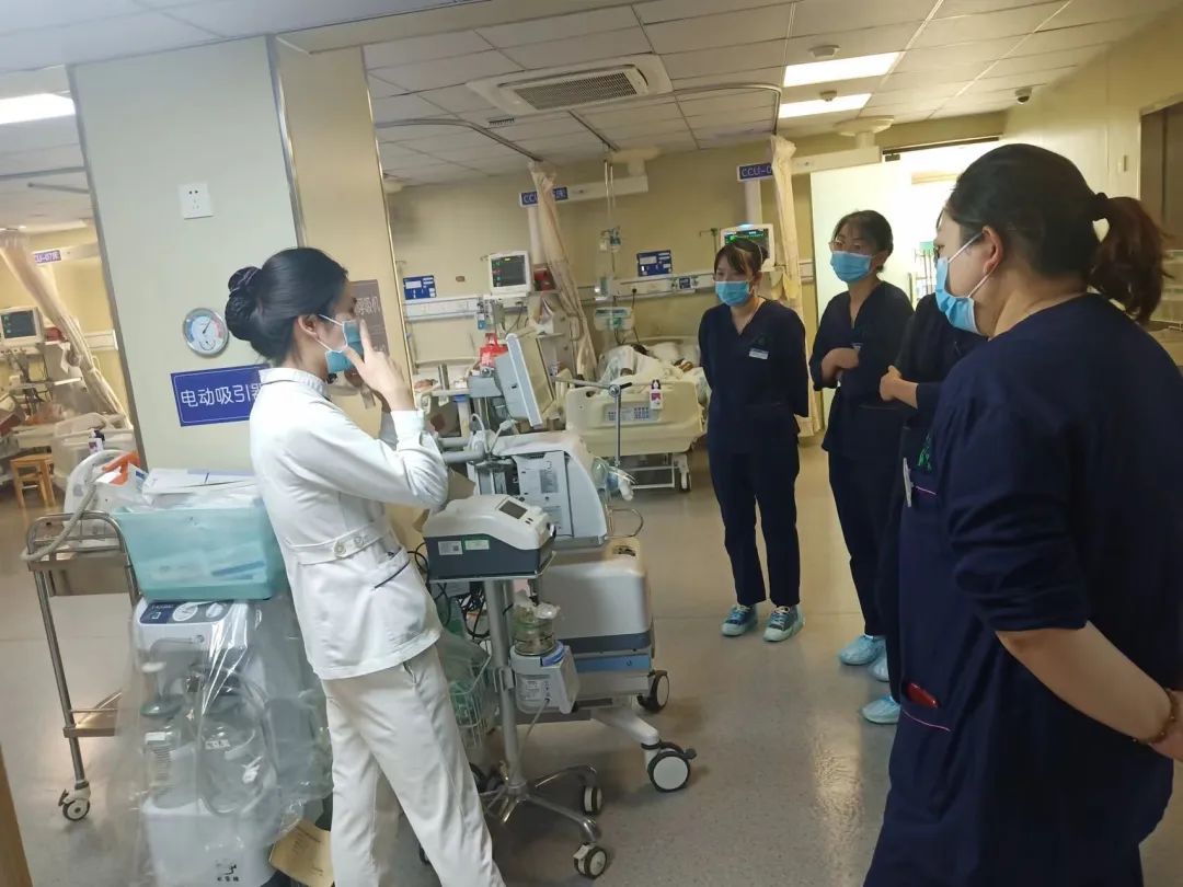 南京市心血管护理、新生儿护理、社区护理专科护士在南京江北医院实践基地全员结业