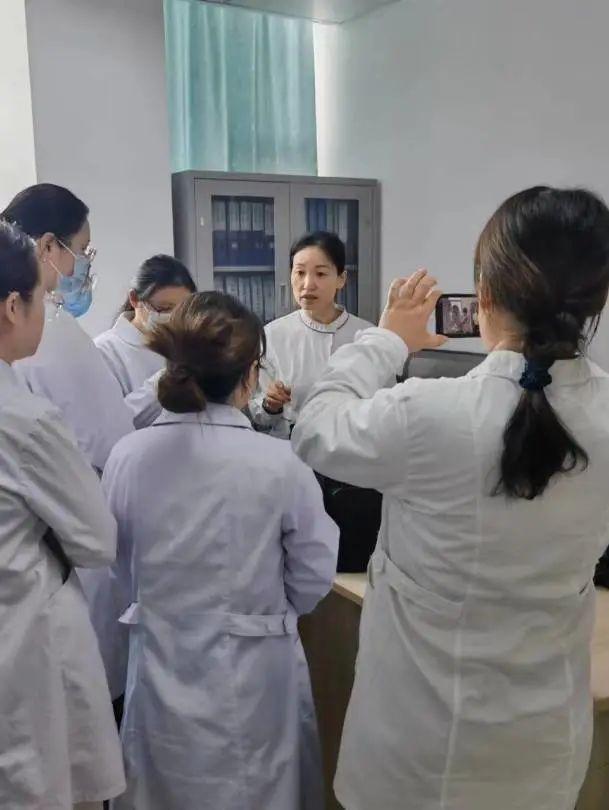 南京市心血管护理、新生儿护理、社区护理专科护士在南京江北医院实践基地全员结业