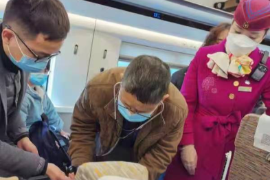 那位最帅「白衣战士」，找到了！