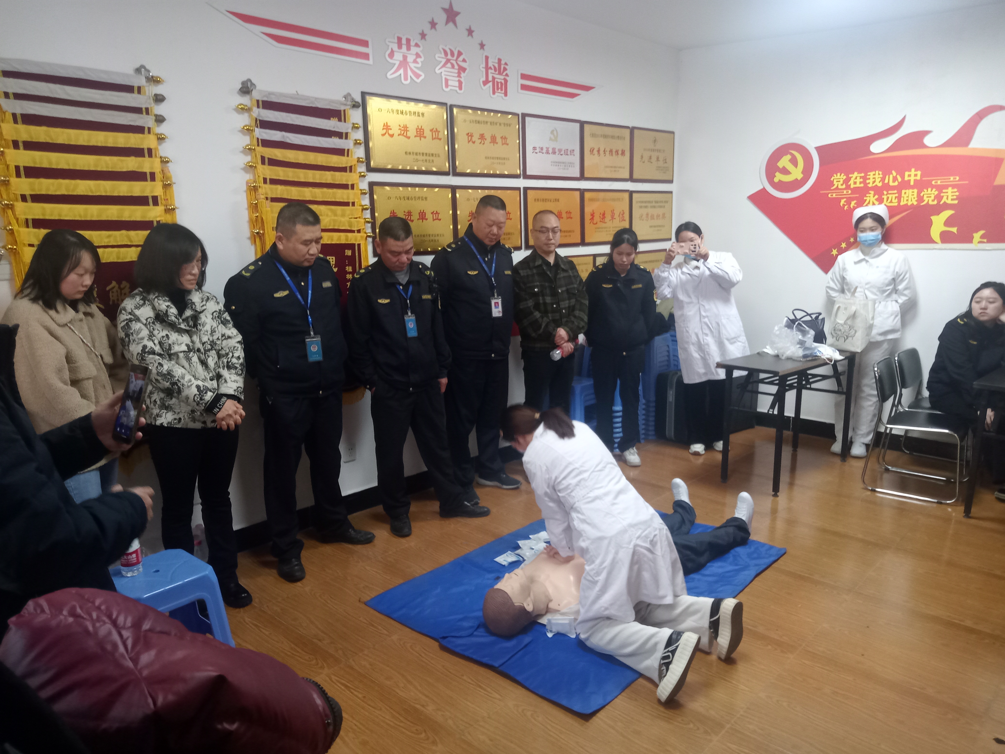 广西壮族自治区南溪山医院走进七星区综合行政执法局送医送健康