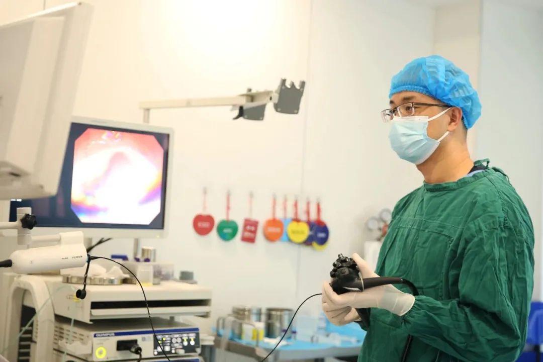 原陆军特色医学中心内镜专家周银斌加盟重庆松山医院