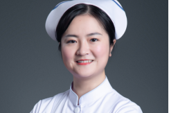 白衣天使偶遇车祸伸援手 武汉大学人民医院护士挺身而出救助街头车祸伤员