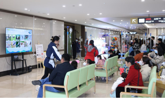 打造儿童友好共建空间,湖南妇女儿童医院撑起一把安抚式诊疗的「温暖伞」