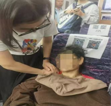 点赞!动车广播求救,二附院医生紧急施以援手,患者转危为安