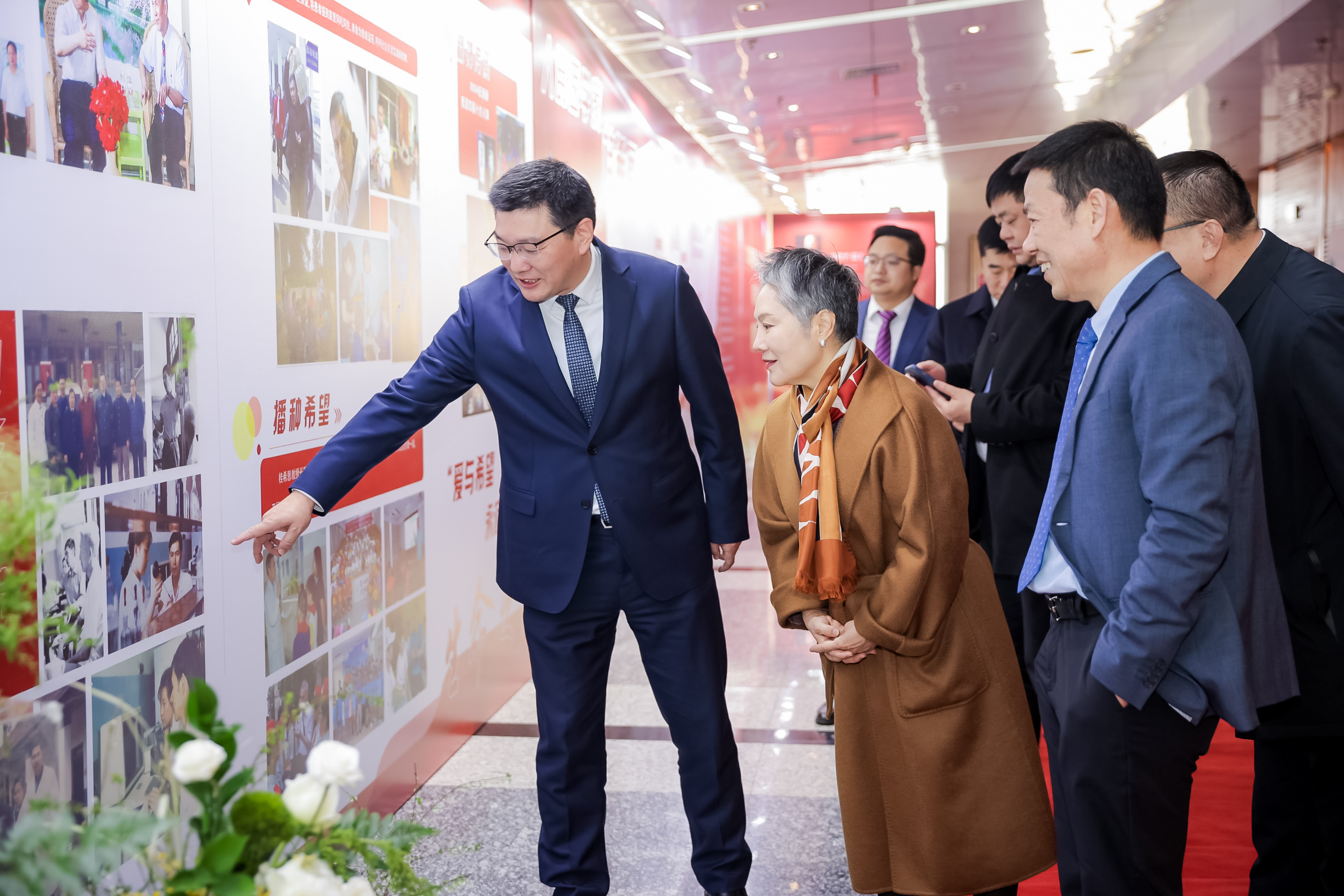 武汉大学中南医院桂希恩教授获吴阶平医学奖 吴阶平医学基金会专程来汉颁奖