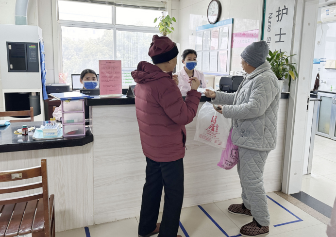 【服务大提升】九江市第一人民医院领导下基层，落实「微笑、轻声、上迎」