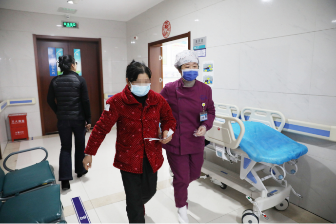 【服务大提升】九江市第一人民医院领导下基层，落实「微笑、轻声、上迎」