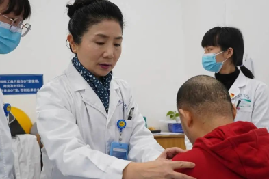 康复医学中心主任李怡：39 年「医路」坚守，用真心换真情