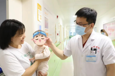 妇幼暖医丨韶关市妇幼保健院小儿外科的「超级奶爸」潘东山