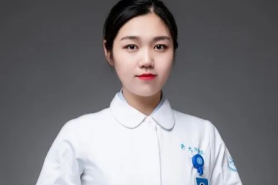 白衣天使丨青岛大学附属医院护士暖心照亮走失老人的回家路