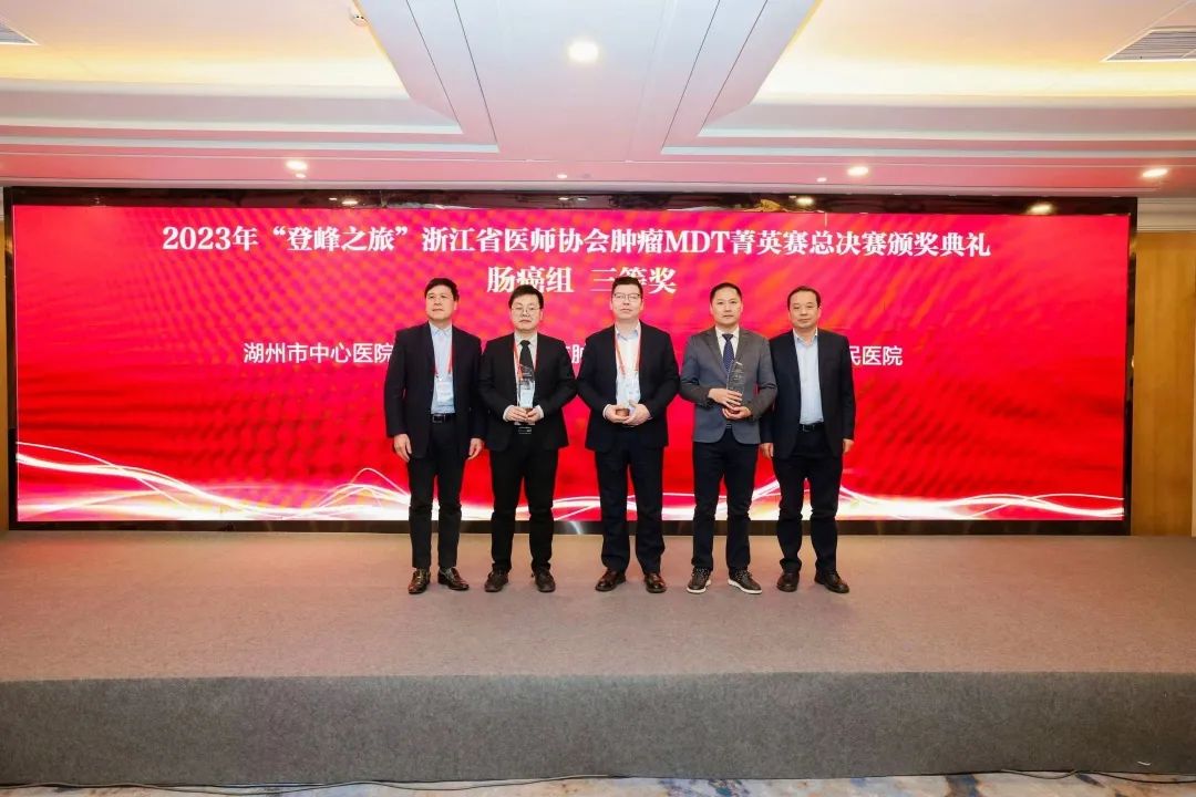 七旬老人 1 个月体重骤降 10 斤，体内竟藏着重达 4 斤的肿瘤！