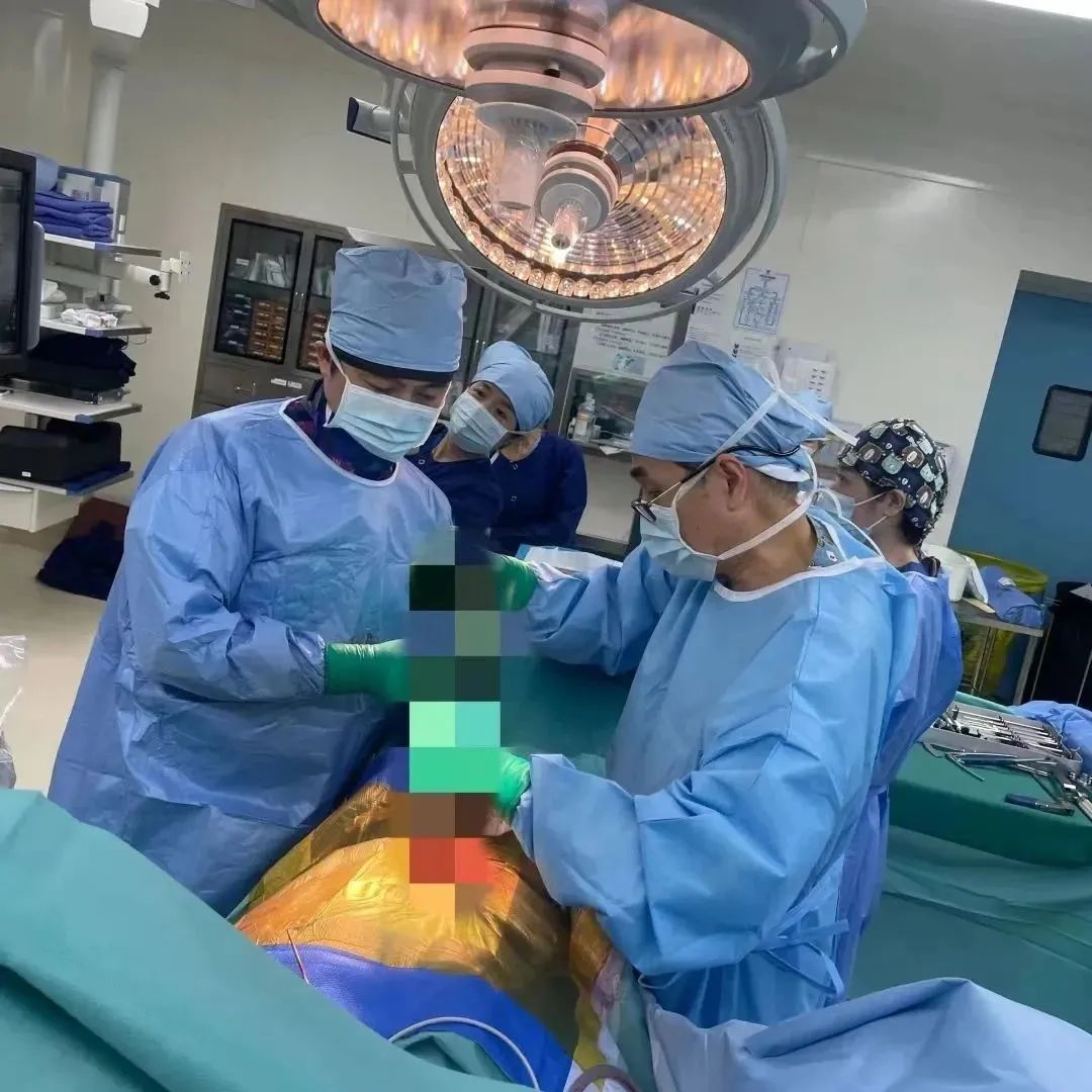 深圳新风和睦家医院脊柱外科夏群医生：用时间打磨技艺，用医德铸造永恒