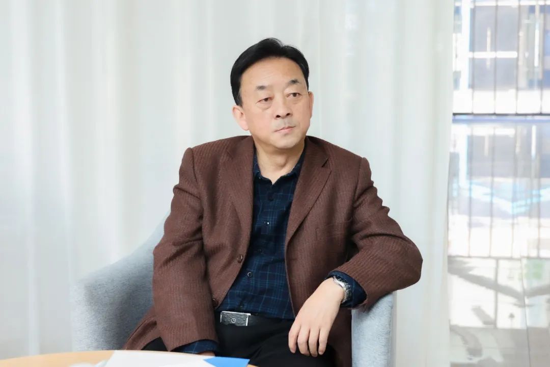 山东省临沂市中医医院张培会副院长一行来成都中医大银海眼科医院调研座谈