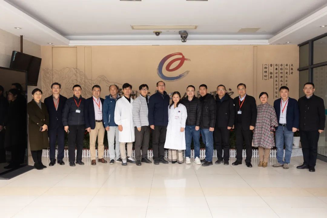 常州市第二人民医院举行「组团式」帮扶援助青海医疗队一期队员凯旋欢迎仪式