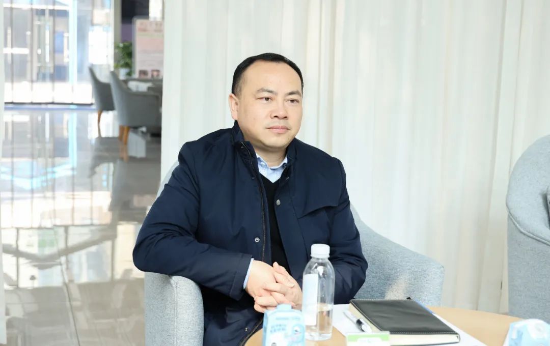 山东省临沂市中医医院张培会副院长一行来成都中医大银海眼科医院调研座谈