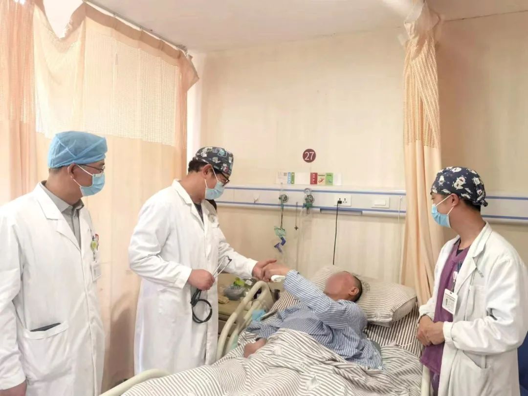 卒中后失语 7 年,上海天佑医院高压氧+多学科诊疗让他重新发「声」