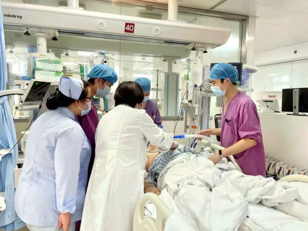 卒中后失语 7 年,上海天佑医院高压氧+多学科诊疗让他重新发「声」