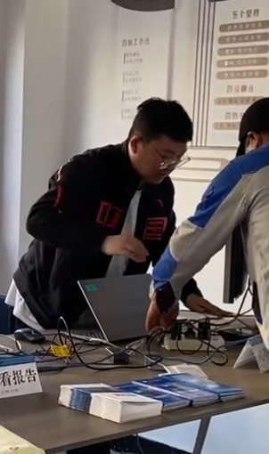 他们在基层奔跑了 4 万里！执着做好一件与民生息息相关的「小事」