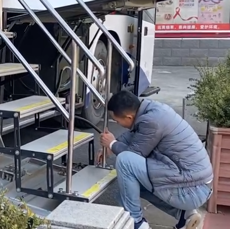 他们在基层奔跑了 4 万里！执着做好一件与民生息息相关的「小事」