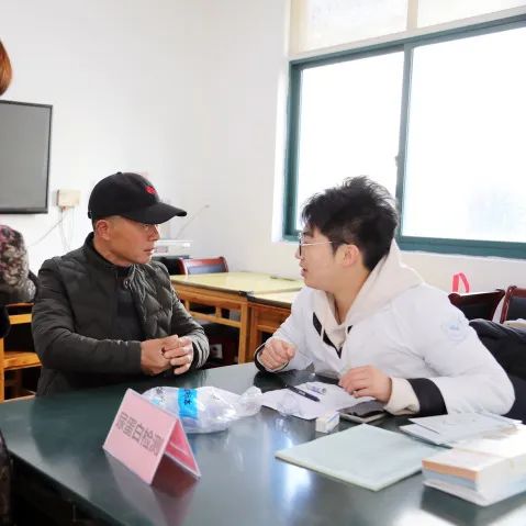 他们在基层奔跑了 4 万里！执着做好一件与民生息息相关的「小事」