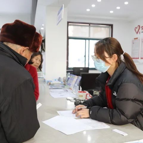 他们在基层奔跑了 4 万里！执着做好一件与民生息息相关的「小事」