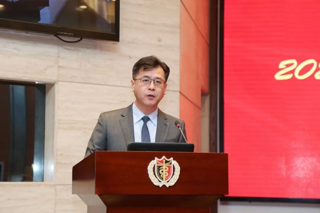 青岛大学附属医院举行 2023 年度退休职工荣休仪式