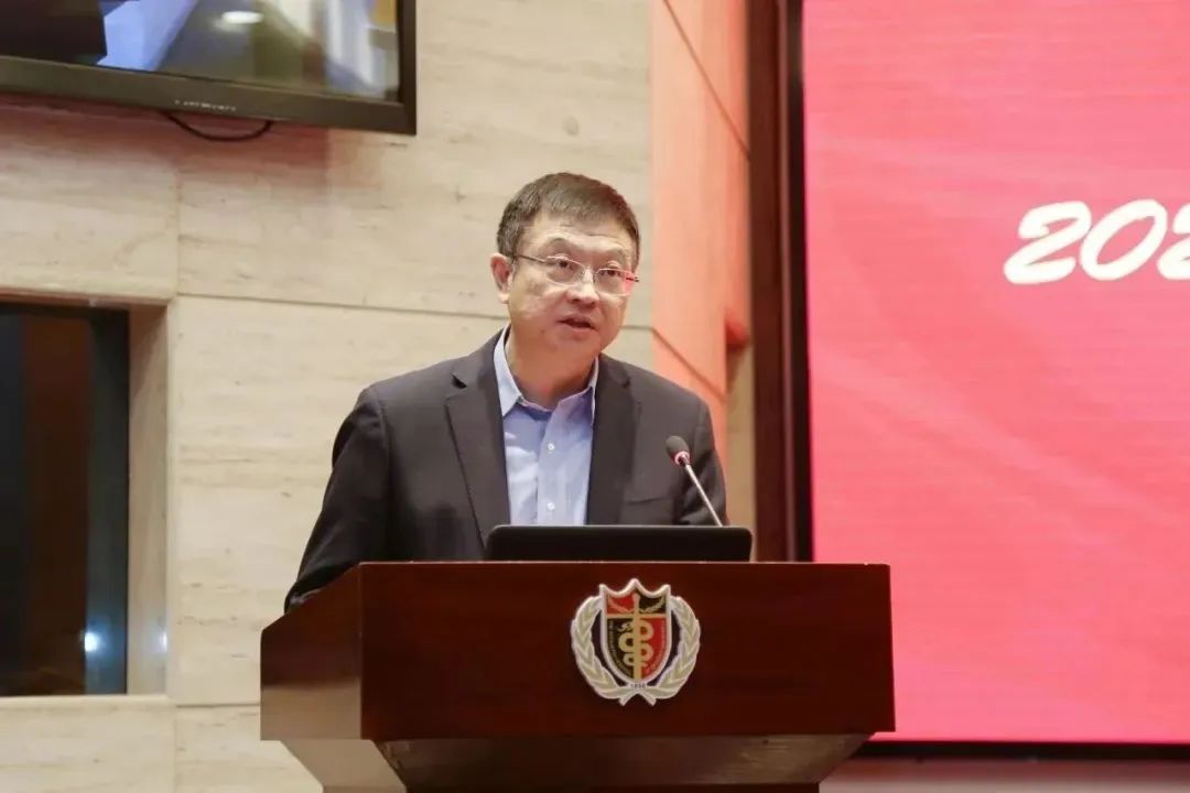 青岛大学附属医院举行 2023 年度退休职工荣休仪式