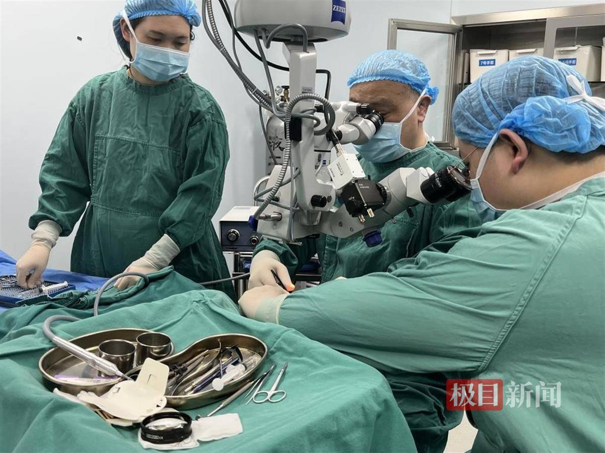 以为视力下降，一查却是「网脱」！武汉普瑞眼科提醒：高度近视学生需格外警惕