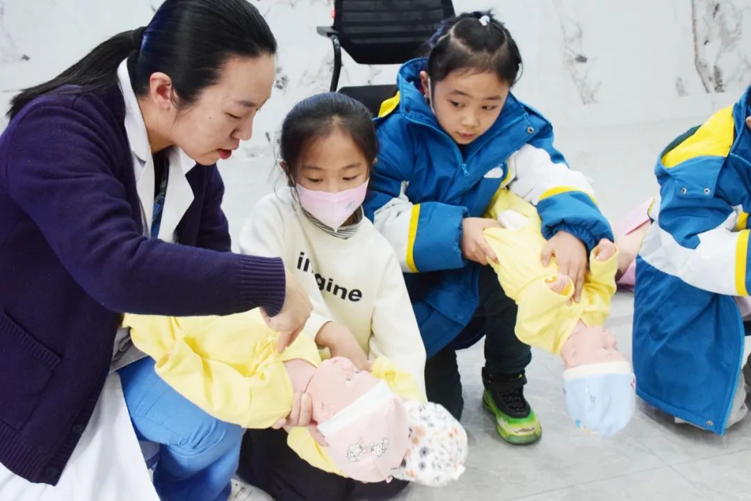 快乐寒假—江湾小医生假期体验营开班啦！