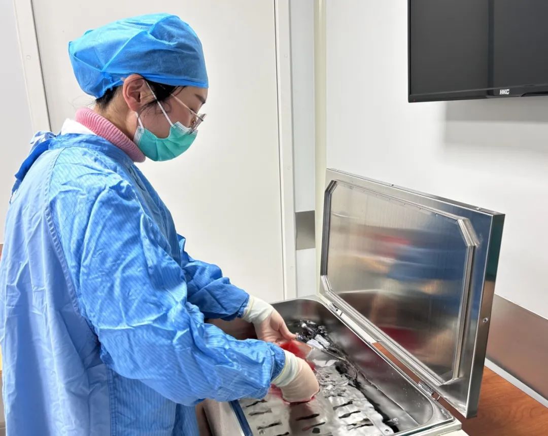 牙龈出血确诊急性髓系白血病!苏州明基医院自体造血干细胞移植为生命续航!